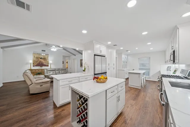 $814,000 | 6422 Waltway Drive, Houston, TX 77008