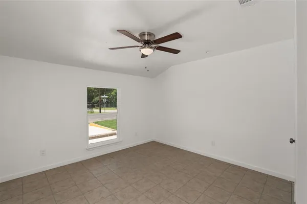 $925 | 316 West 7th Street, Unit 104, Mount Pleasant, TX 75455