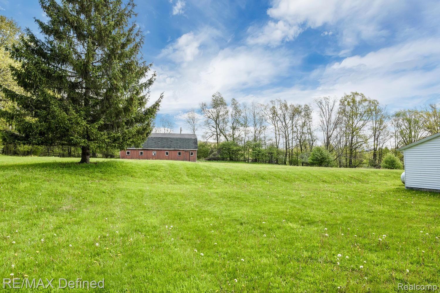 5879 Baldwin Road Oxford, MI 48371 - Photo 11 of 53 5879 Baldwin Rd Oxford MI-large-012-35-5879 Baldwin Rd Oxford MI00012-1500x1000-72dpi.jpg