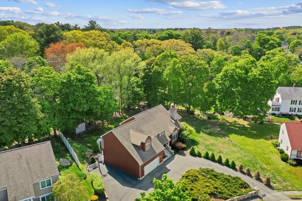 3 Fall Way Lynnfield, MA 01940 - Photo 3 of 42 Gallery Image 3