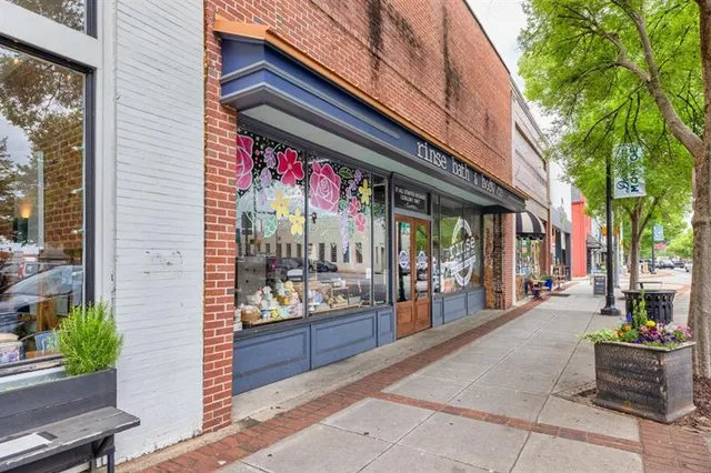 $533,750 | 241 Cherokee Court, Good Hope, GA 30641