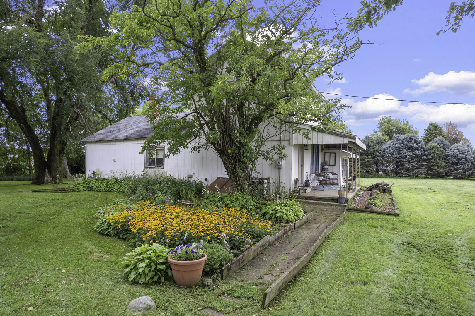 866 Paw Paw Road Paw Paw, IL 61353 - Photo 5 of 28 Gallery Image 5