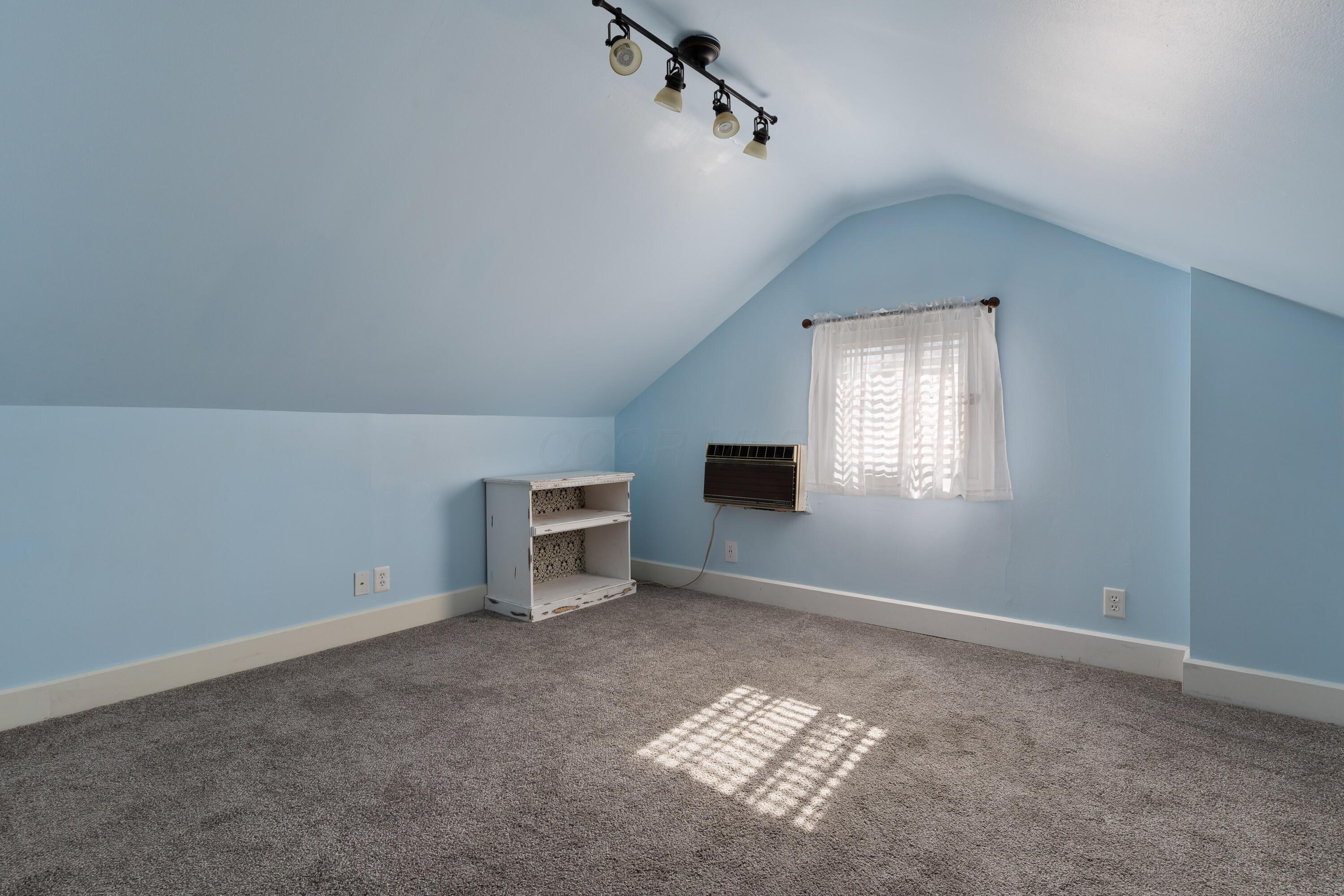 984 South Cassingham Road Columbus, OH 43209 - Photo 14 of 38 984 S Cassingham_30
