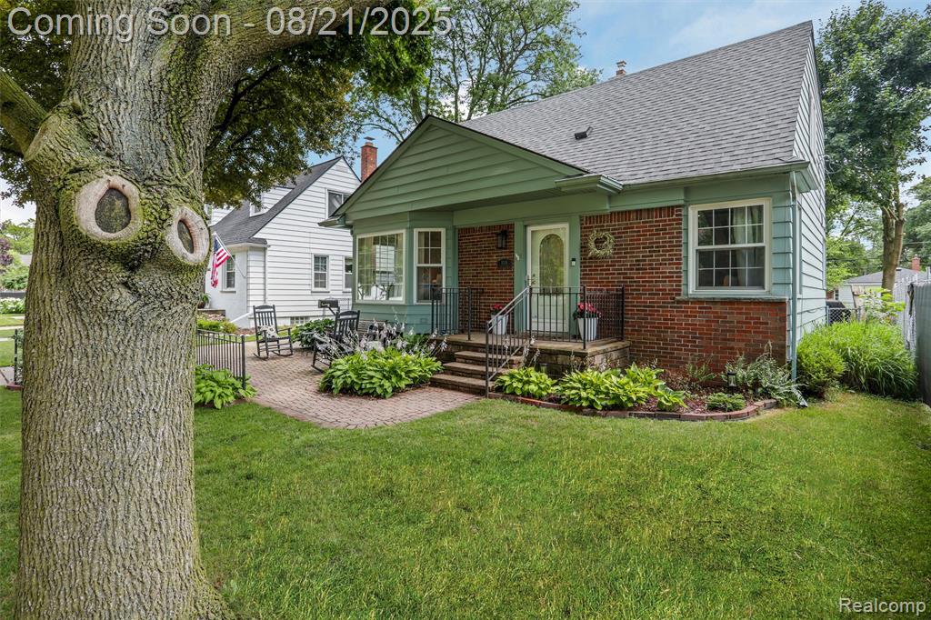 1524 Villa Road Birmingham, MI 48009 - Photo 3 of 25 Gallery Image 3
