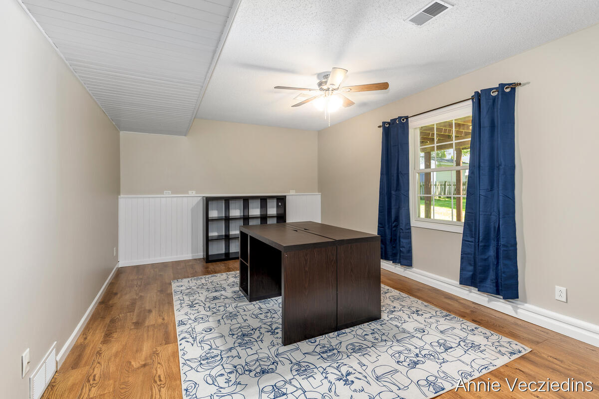 15096 Oakland Street Spring Lake, MI 49456 - Photo 26 of 41 15096-Oakland_025