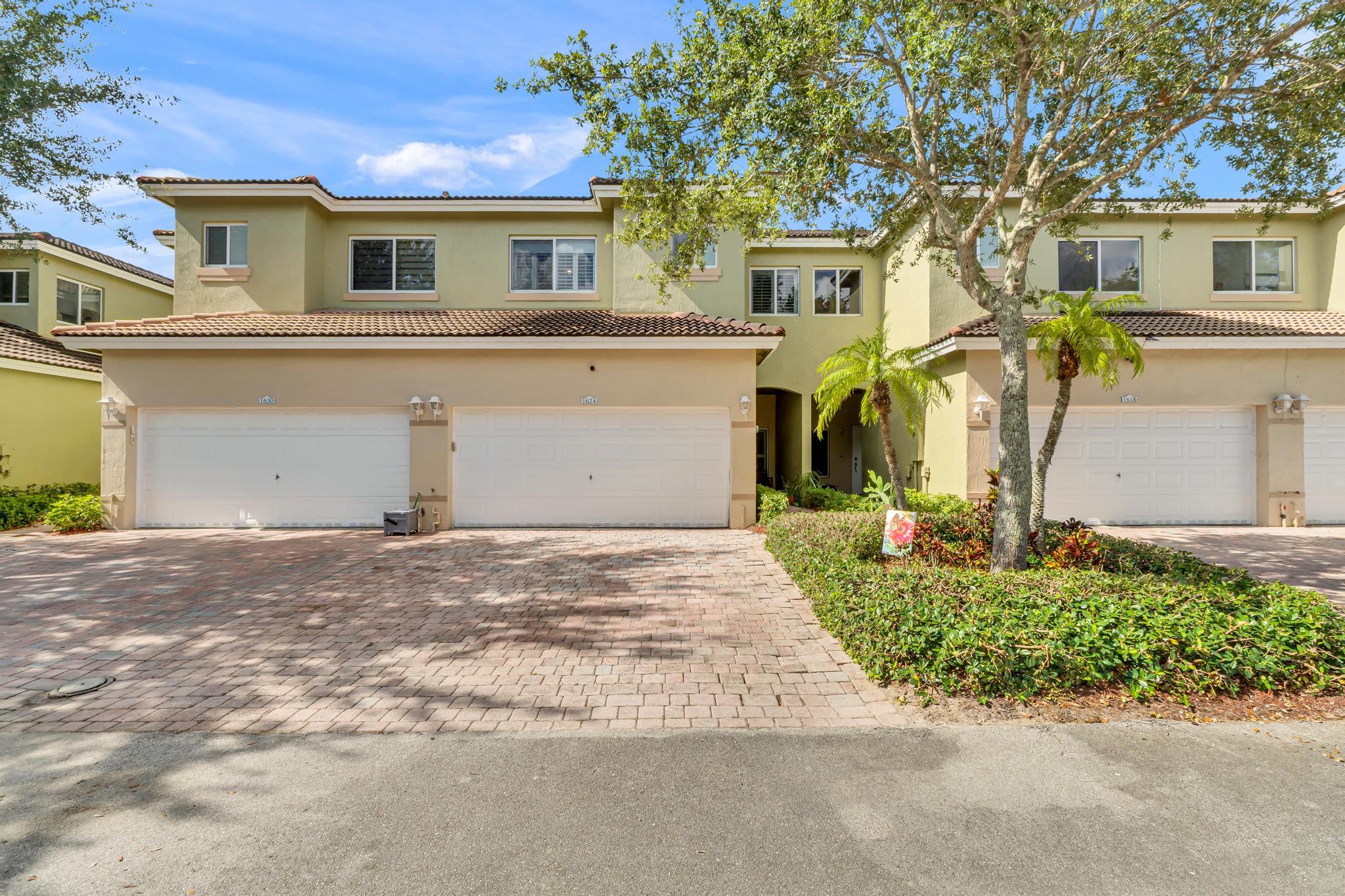 1624 Southeast 24th Court Homestead, FL 33035 - Photo 1 of 58 1