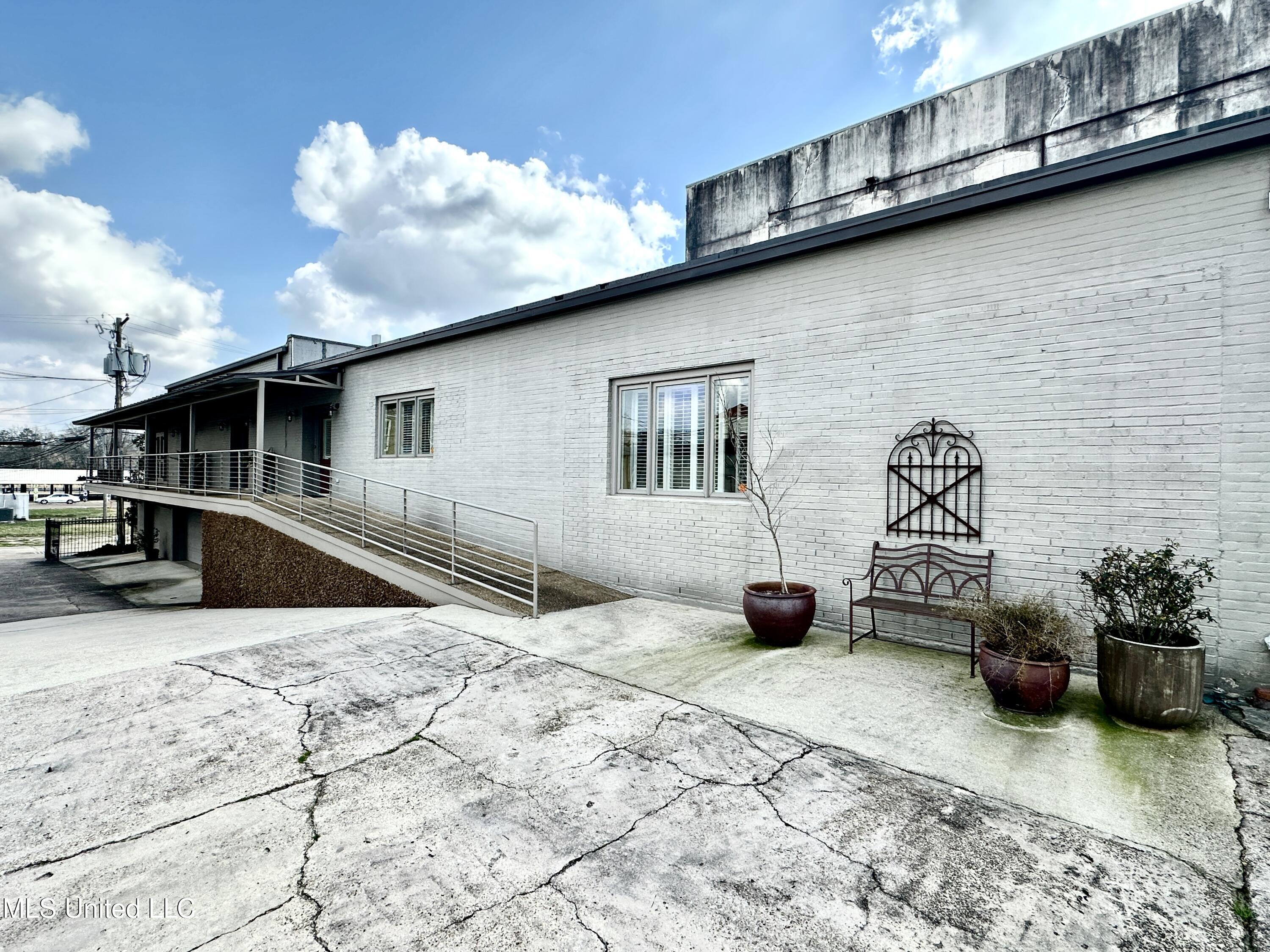 126 North Broadway McComb, MS 39648 - Photo 3 of 44 IMG_0040