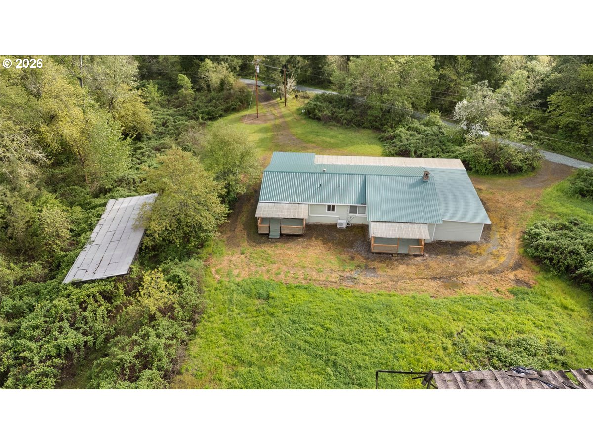 181 Oak Hollow Road Riddle, OR 97469 - Photo 21 of 27