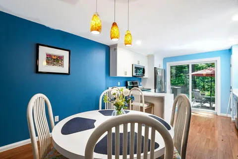 $725,000 | 96 Shoreland Path, Unit 96, Teaticket, MA 02536