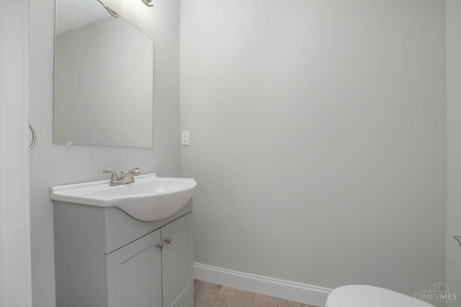 5569 Rapid Run Road Cincinnati, OH 45238 - Photo 12 of 34