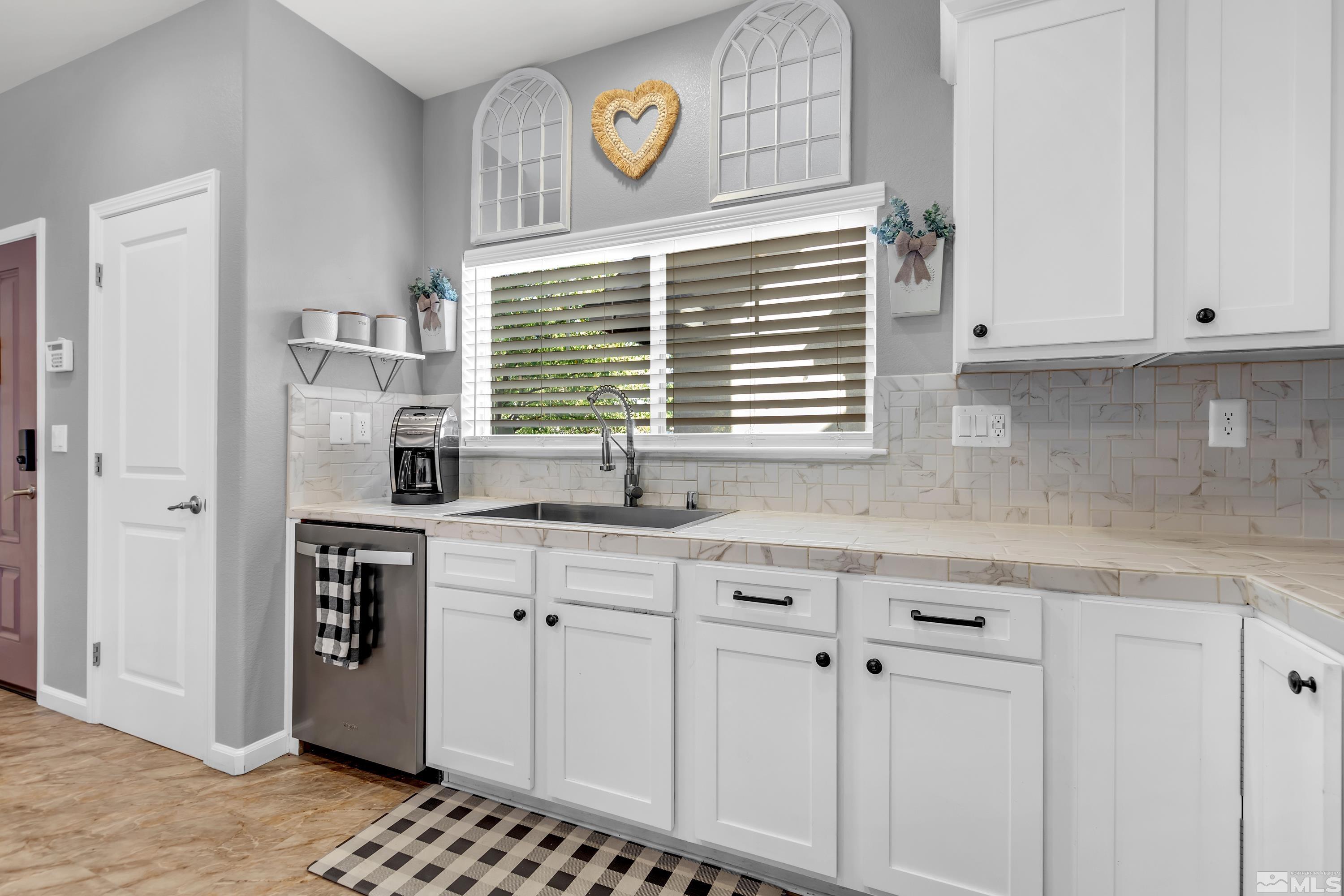 1370 Waterloo Drive Reno, NV 89509 - Photo 9 of 39 Photo 9