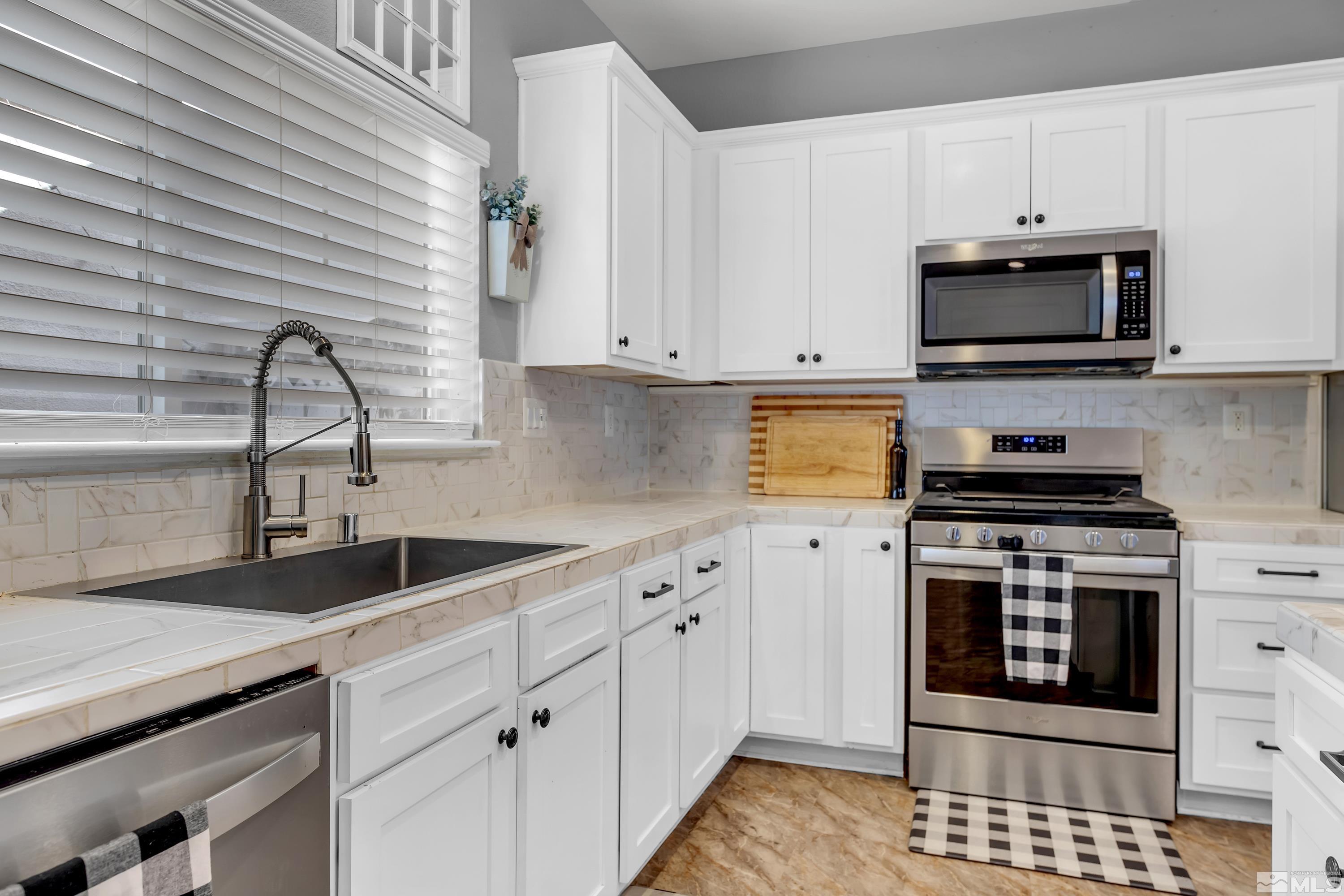 1370 Waterloo Drive Reno, NV 89509 - Photo 10 of 39 Photo 10