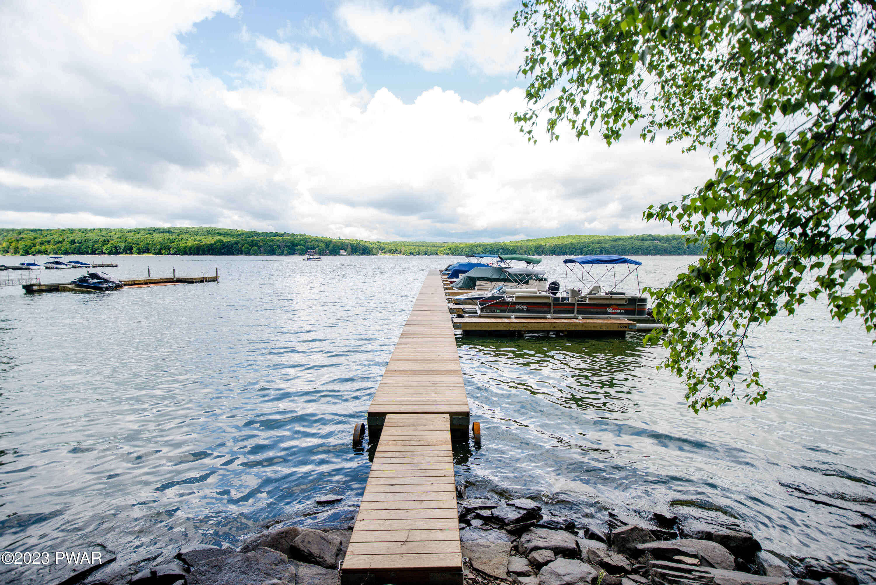 118 Ansley Road Paupack, PA 18451 - Photo 12 of 53