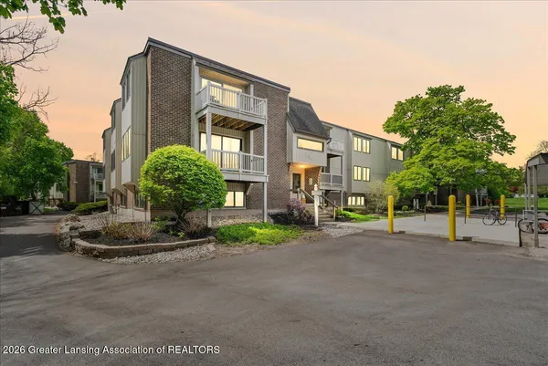 $132,000 | 523 Bainbridge Drive, Unit 38, East Lansing, MI 48823