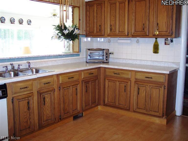 5070 Harper Road Solon, OH 44139 - Photo 5 of 15 Kitchen with pass through to Family Room.