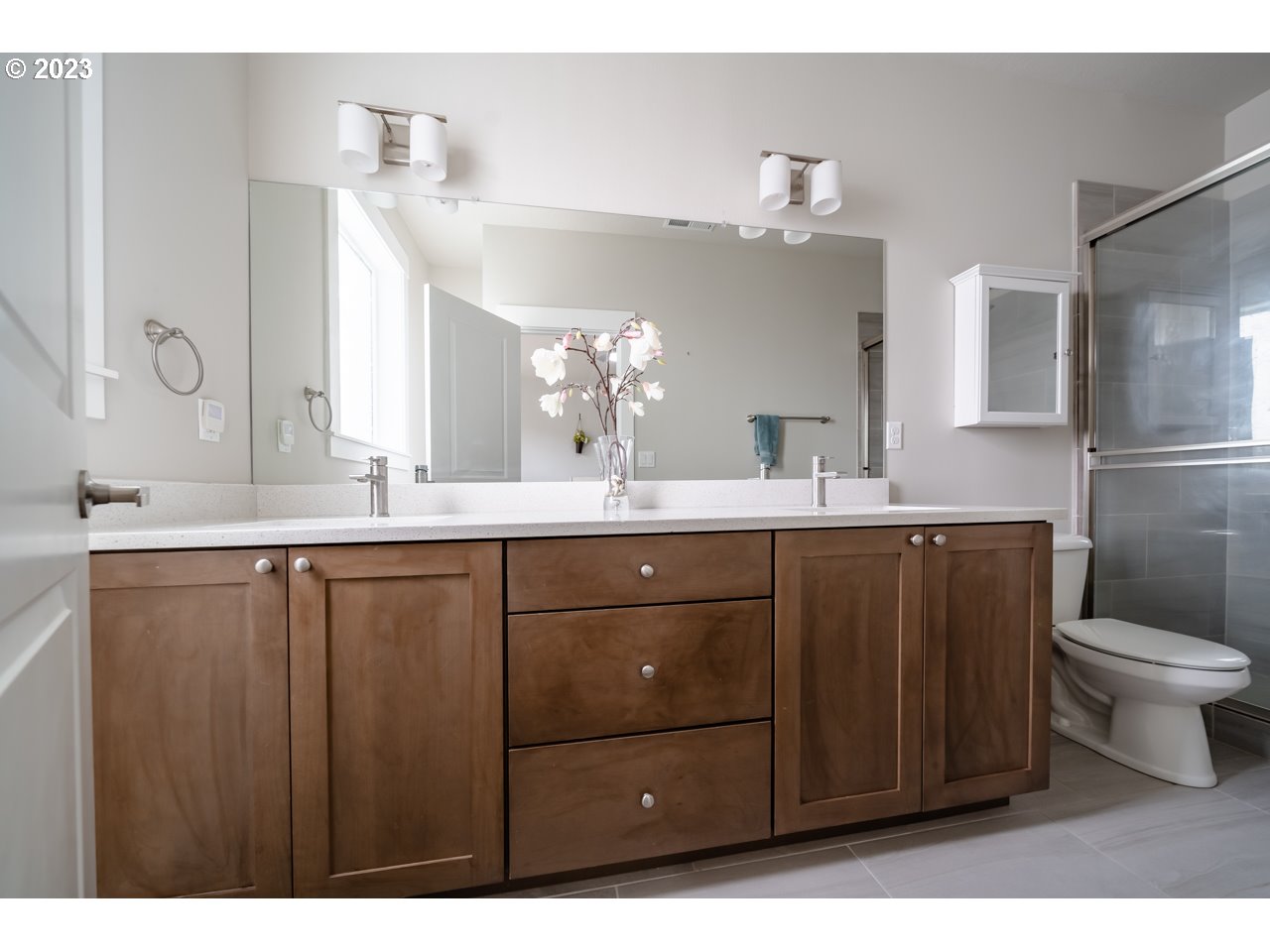 2460 North R Street Washougal, WA 98671 - Photo 18 of 29 Bathroom, Attached