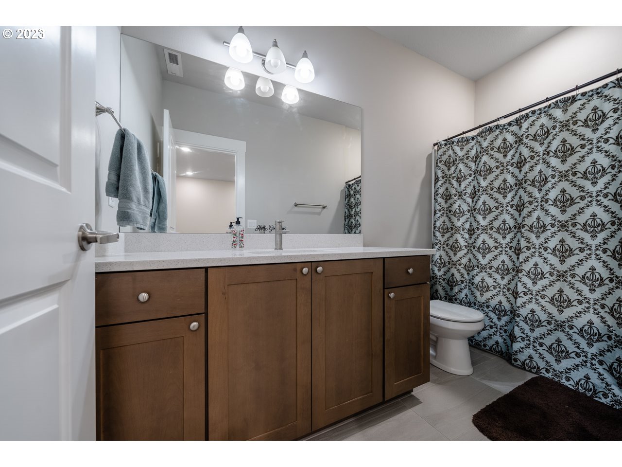 2460 North R Street Washougal, WA 98671 - Photo 24 of 29 Bathroom