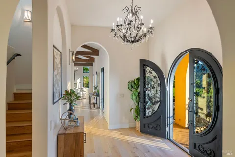 $2,898,000 | 4018 Silverado Trail North, Calistoga, CA 94515