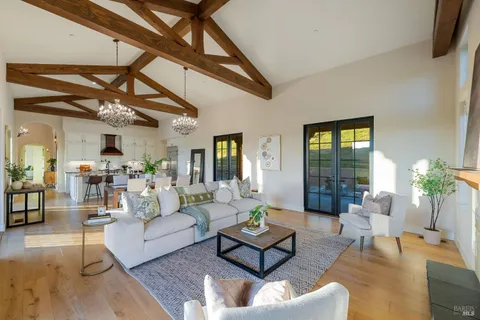 $2,898,000 | 4018 Silverado Trail North, Calistoga, CA 94515