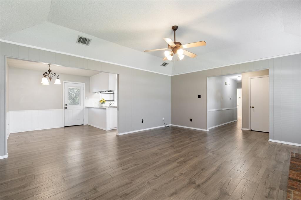 6612 Patsy Lane Watauga, TX 76148 - Photo 6 of 32 Living room