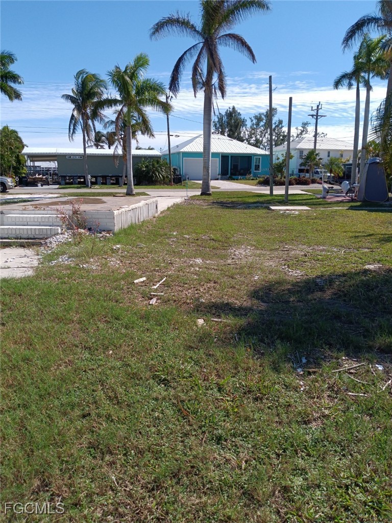 2413 York Road St. James City, FL 33956 - Photo 4 of 5