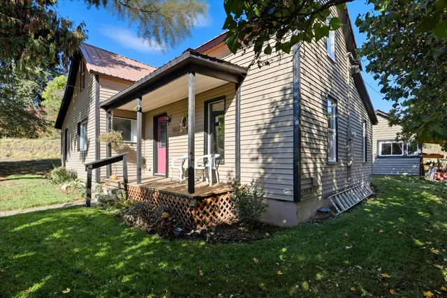 $296,000 | 602 West Bartlett Street, Oakesdale, WA 99158