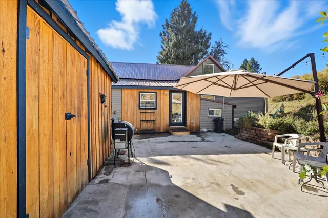 $296,000 | 602 West Bartlett Street, Oakesdale, WA 99158