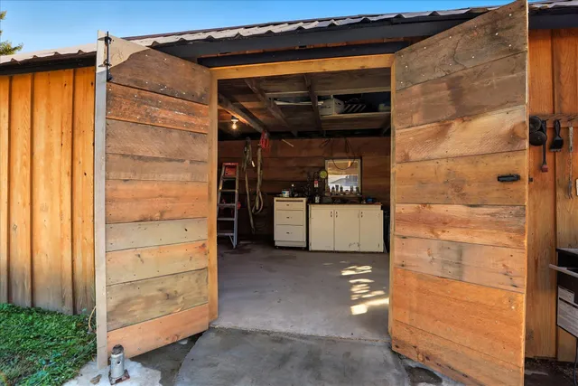 $296,000 | 602 West Bartlett Street, Oakesdale, WA 99158