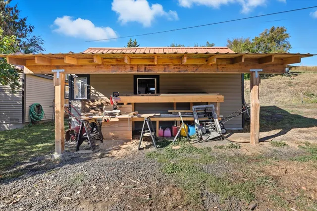 $296,000 | 602 West Bartlett Street, Oakesdale, WA 99158