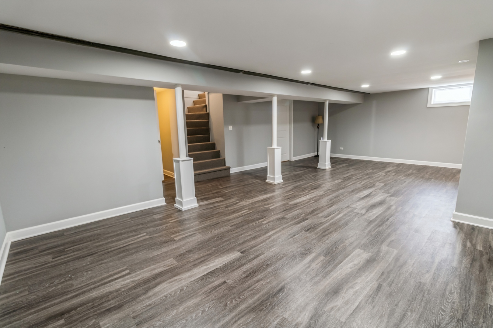 1621 West Talcott Road Park Ridge, IL 60068 - Photo 19 of 26 an empty room with wooden floor and window