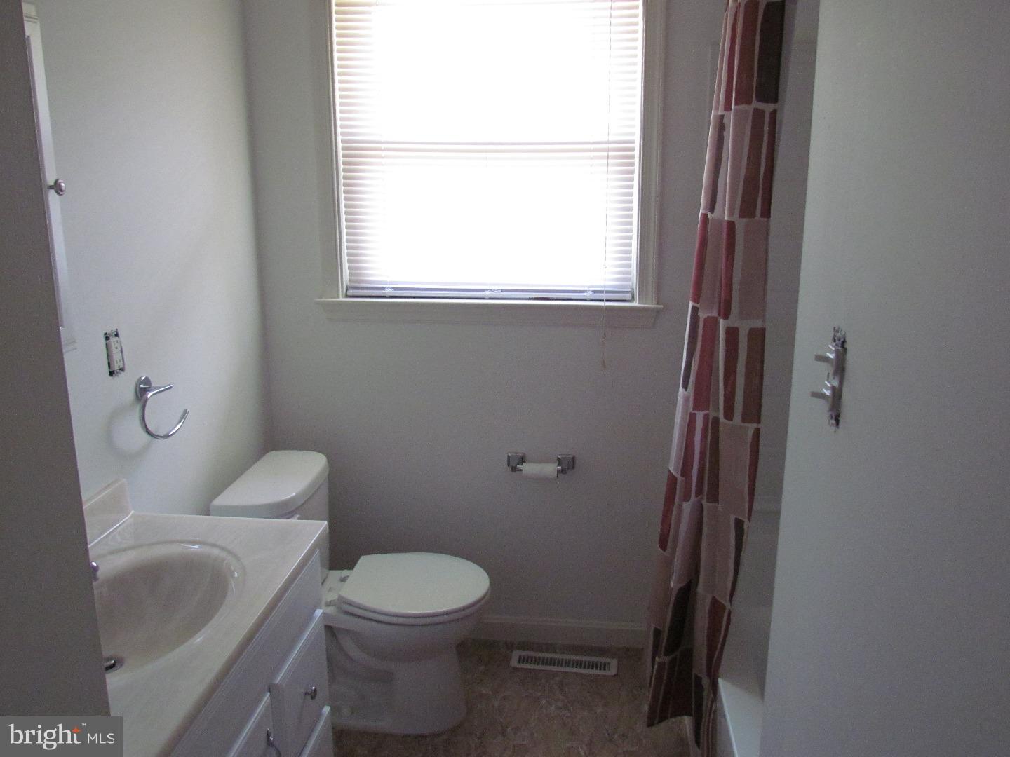 459 Flanders Road Bellmawr, NJ 08031 - Photo 5 of 6 Gallery Image 5