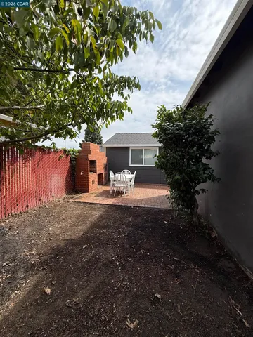 $830,000 | 2100 94th Avenue, Oakland, CA 94603