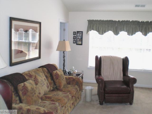 2157 Rindle Drive High Point, NC 27262 - Photo 3 of 16 Den/Family/Great Room.