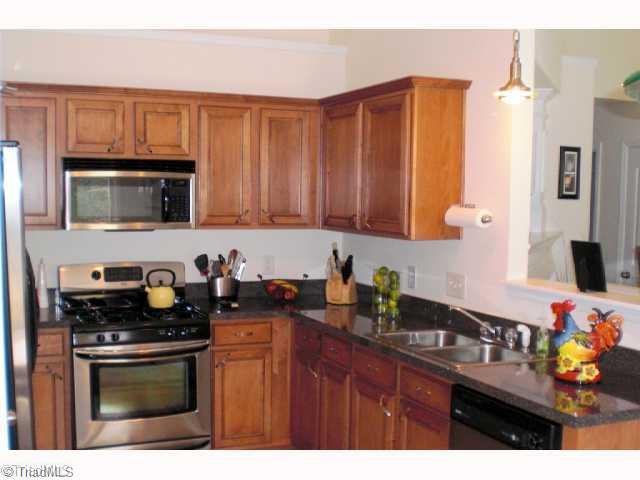 2157 Rindle Drive High Point, NC 27262 - Photo 6 of 16 Kitchen.