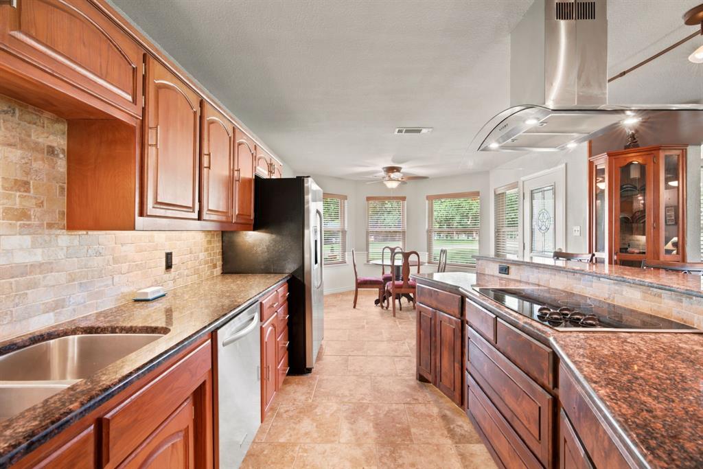 305 Bent Oak Road Weatherford, TX 76086 - Photo 15 of 35