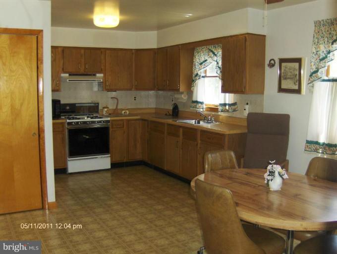 411 Riverside Road Essex, MD 21221 - Photo 5 of 9 Kitchen