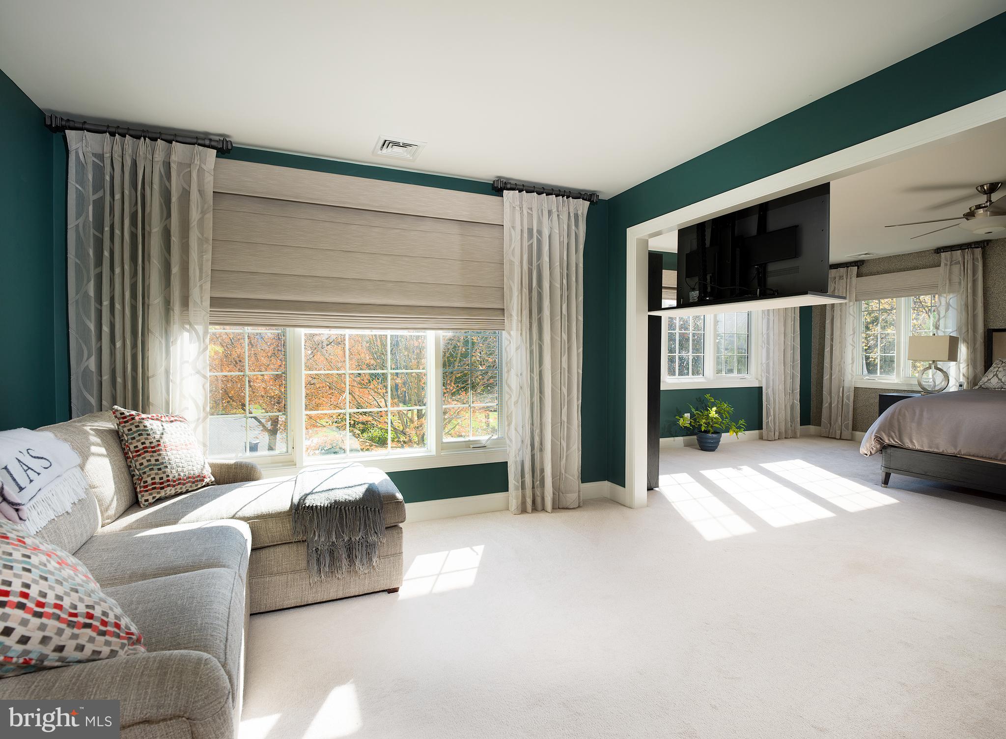 123 Springtree Road Newtown Square, PA 19073 - Photo 20 of 43 Primary Bedroom Sitting Area