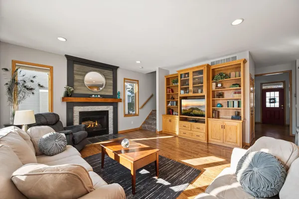 $575,000 | 1304 155th Lane Northwest, Andover, MN 55304