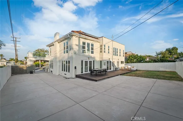 $7,500 | 5115 West Boulevard, Los Angeles, CA 90043