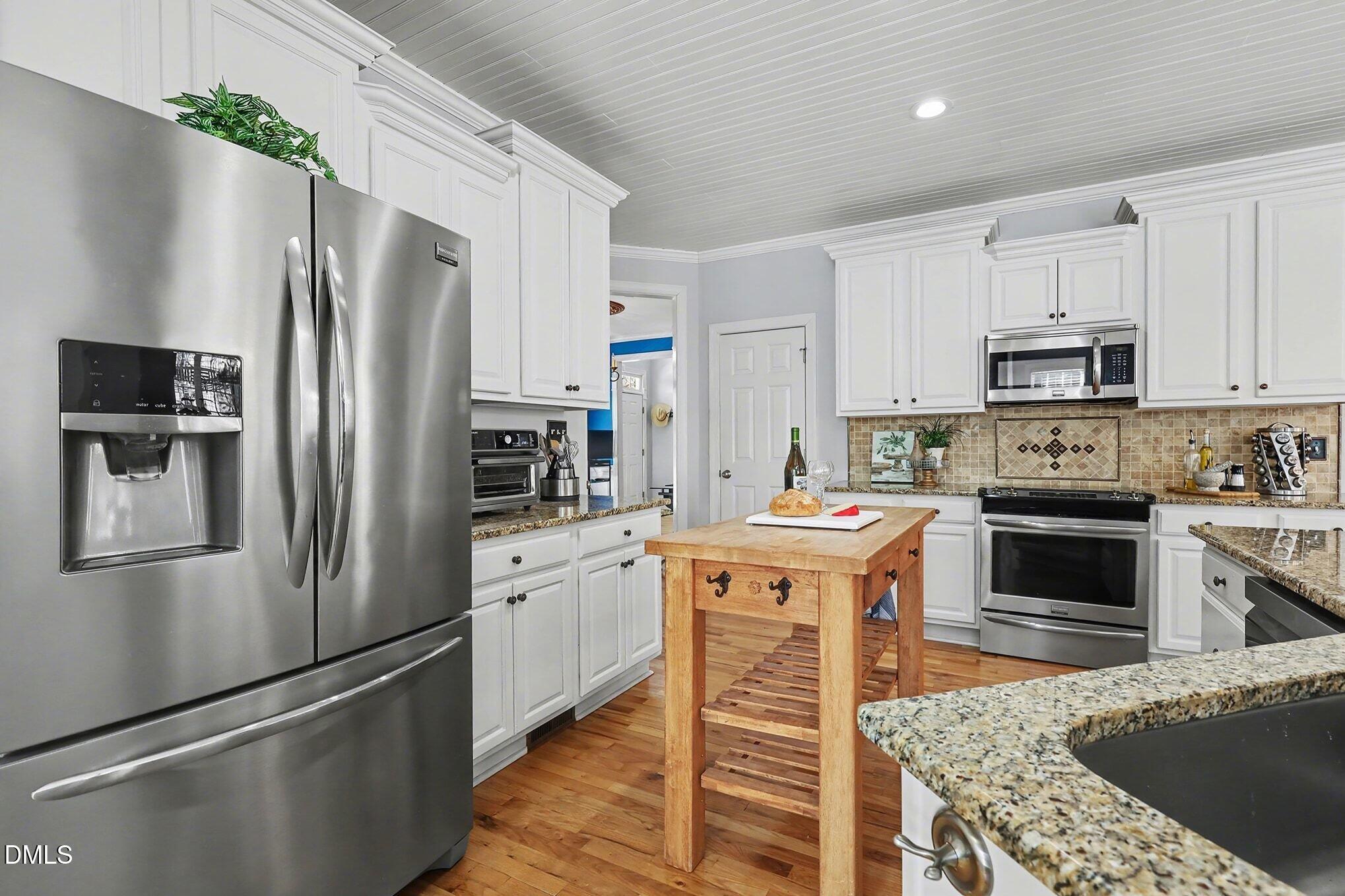 425 Ruth Circle Fuquay-Varina, NC 27526 - Photo 14 of 42 014_file_4141 - Copy