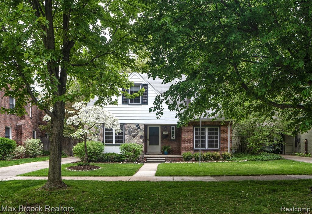 127 Maplefield Road Pleasant Ridge, MI 48069 - Photo 3 of 40