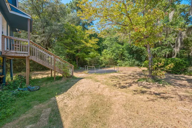 a view of a tennis court