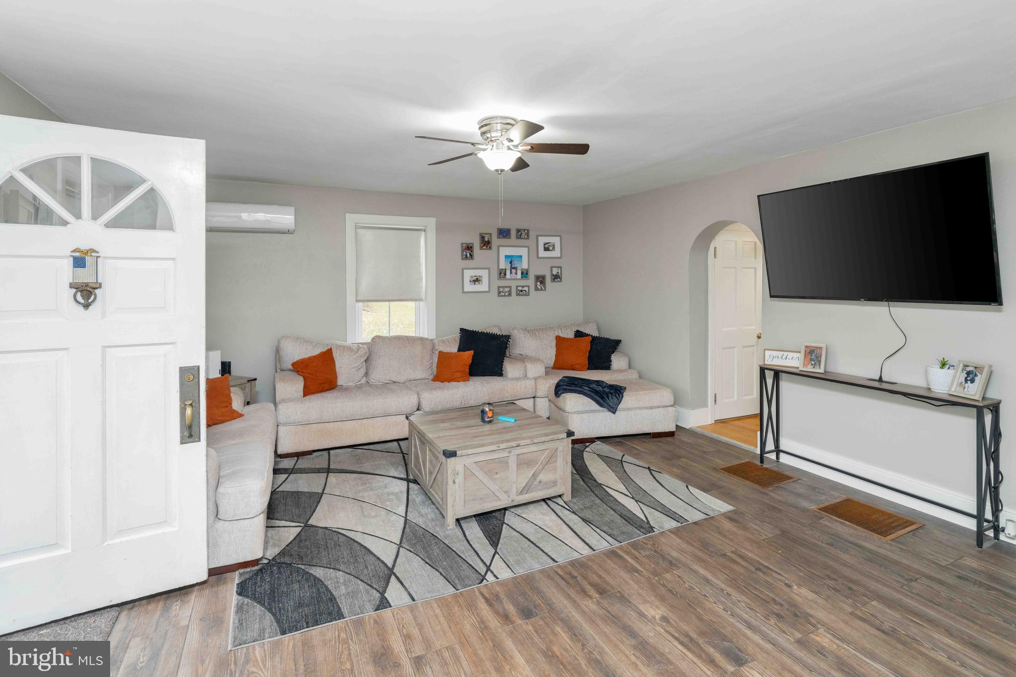 100 Pineland Road Birdsboro, PA 19508 - Photo 28 of 67 Living Room