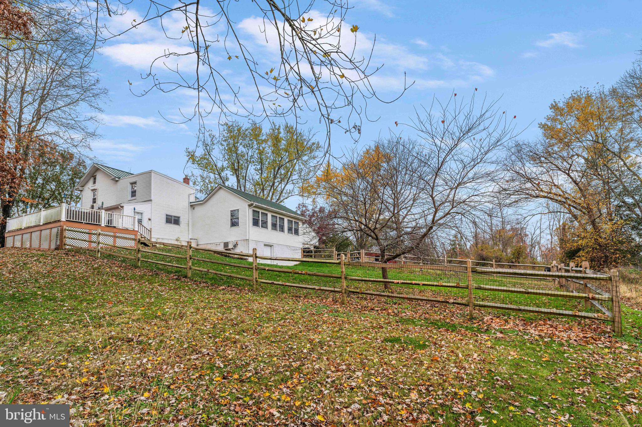 100 Pineland Road Birdsboro, PA 19508 - Photo 8 of 67 Post & Wire Fence