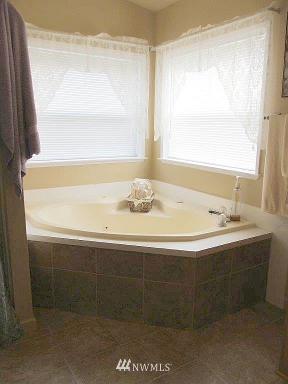 7470 Riverside Road East Sumner, WA 98390 - Photo 13 of 24