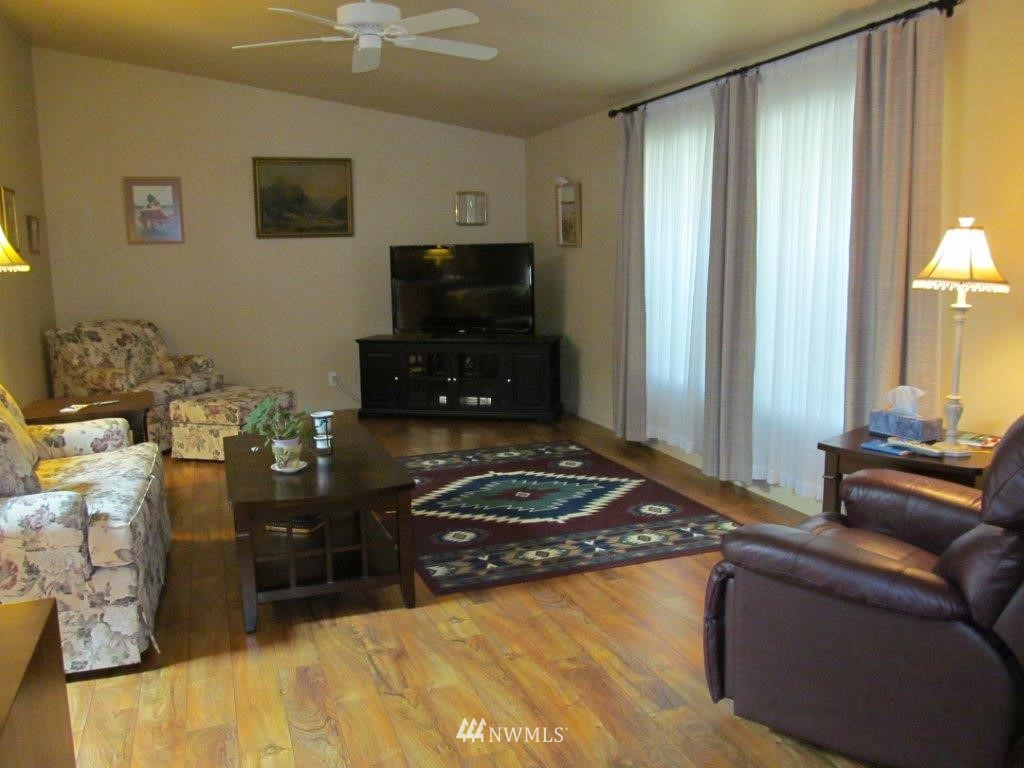 7470 Riverside Road East Sumner, WA 98390 - Photo 10 of 24