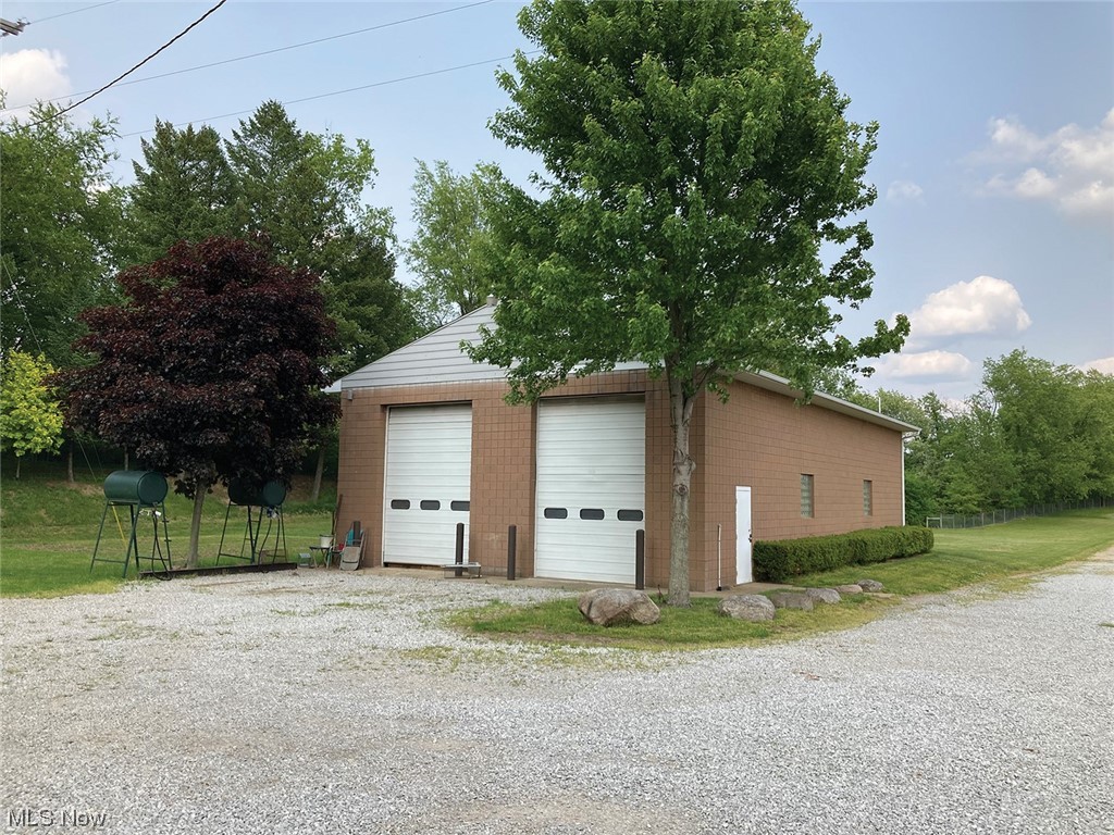 1525 Hartville Road Atwater, OH 44201 - Photo 10 of 18 Garage with 2 overhead doors