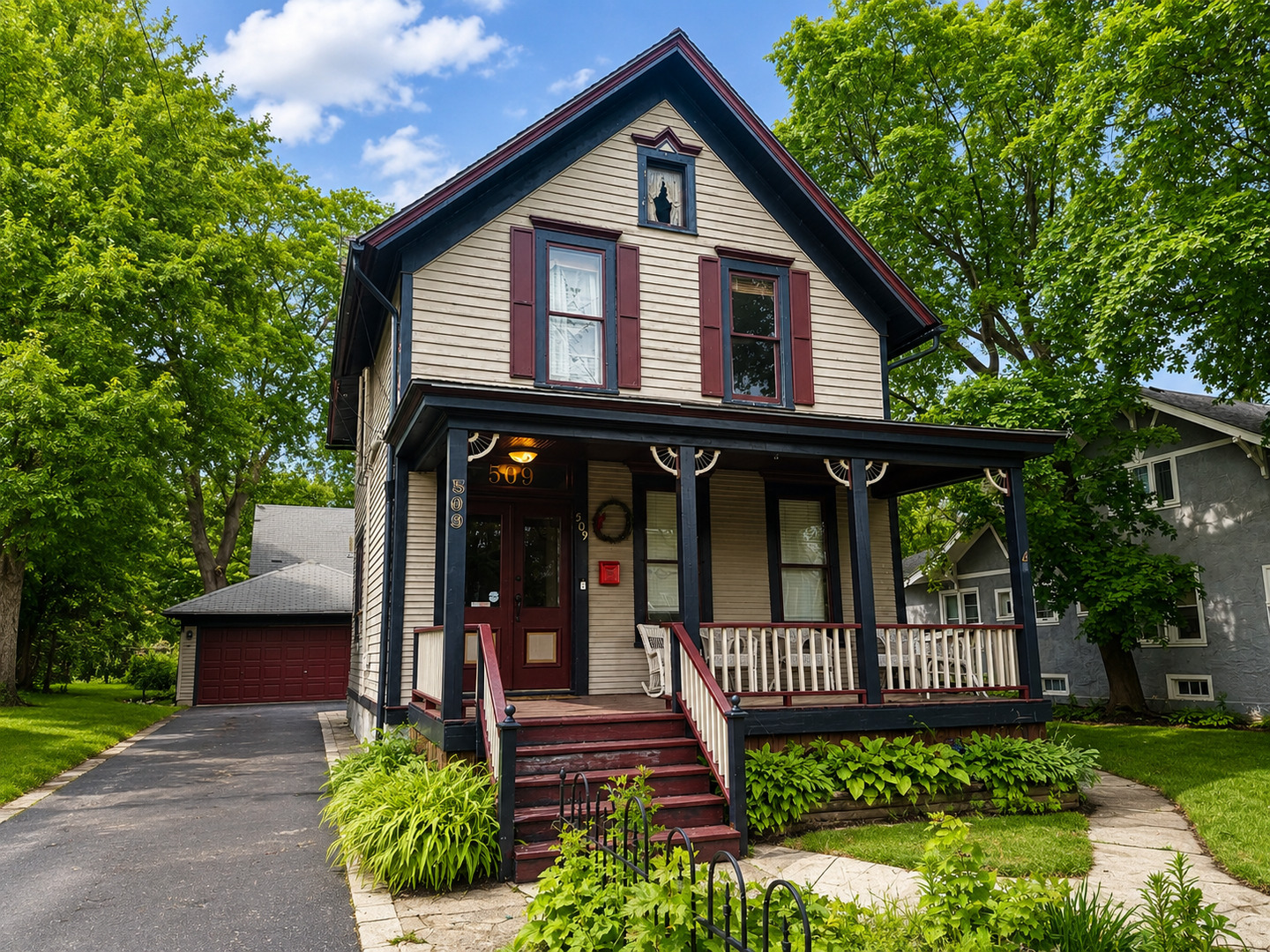 509 North Spring Street Elgin, IL 60120 - Photo 2 of 6