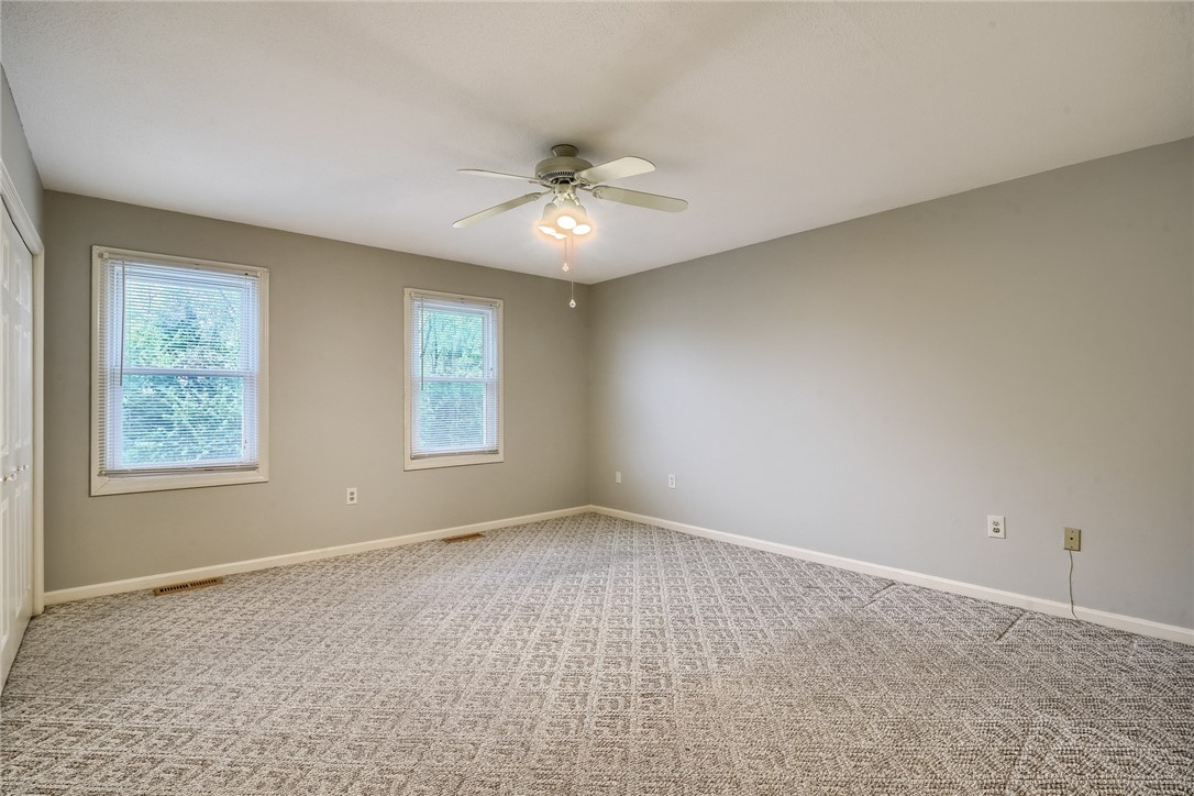 4 Smithfield Road, Unit 40 North Providence, RI 02904 - Photo 7 of 14 Generously sized bedroom 1 with 2 DOUBLE CLOSETS!