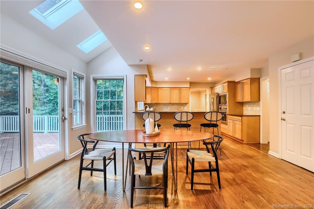 7 Richmond Drive, Darien, CT 06820 Compass